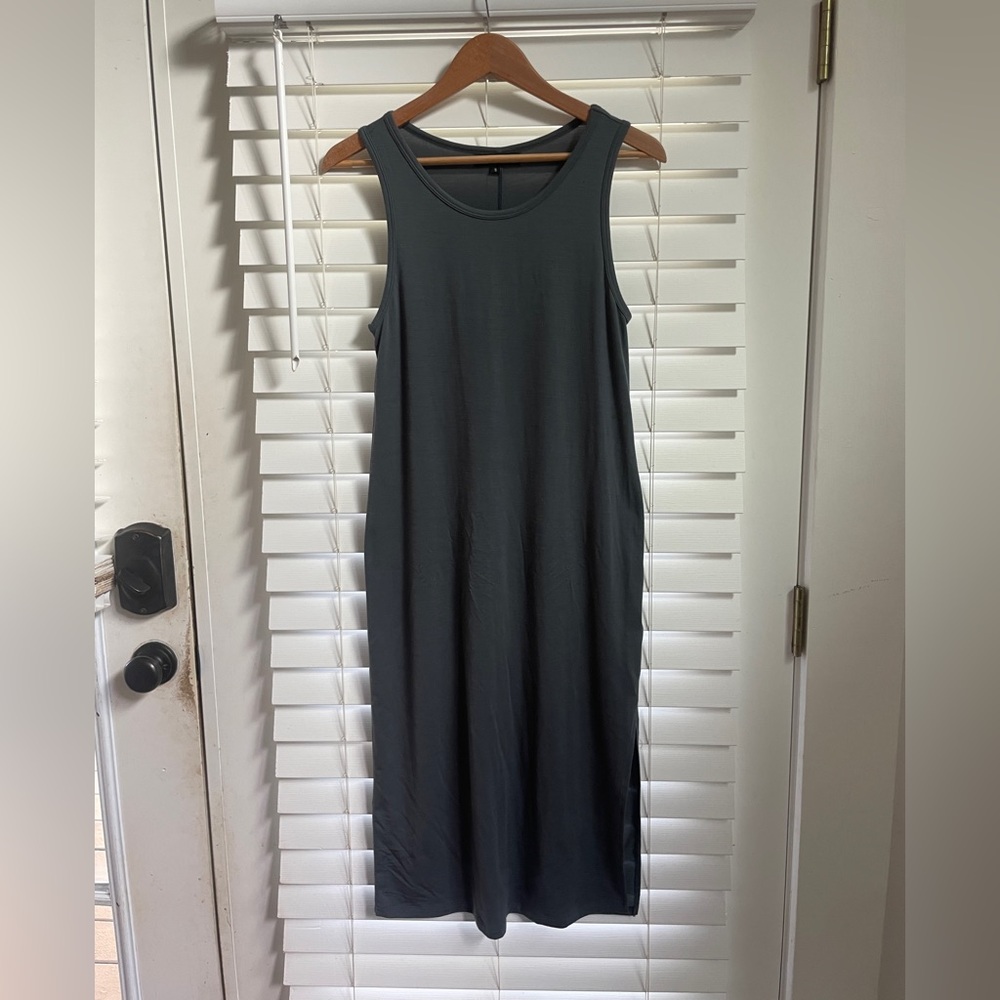 Chic Sleeveless Merino Wool Dress